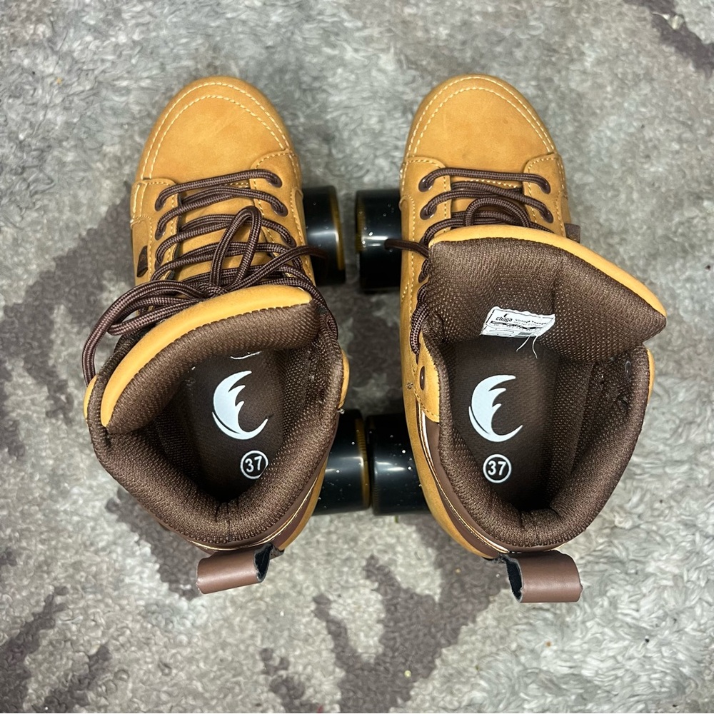 Tan Roller Skates by DC Shoes - Picture 9 of 9